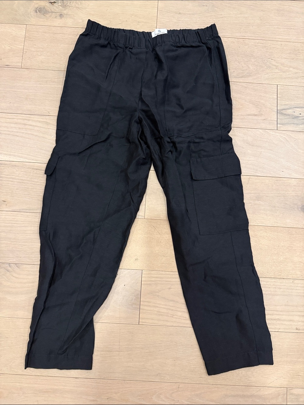 Aritzia Babaton Line Blend Black Cropped Cargo Pants with Elastic Waist
